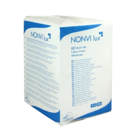 Kompres włókninowy NONVI lux niejałowy, 30 g/m², 4 warstwowy, 7,5 x 7,5 cm x 100 szt.